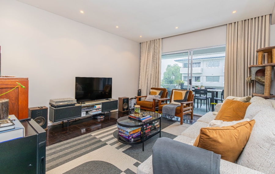 To Let 2 Bedroom Property for Rent in Sea Point Western Cape